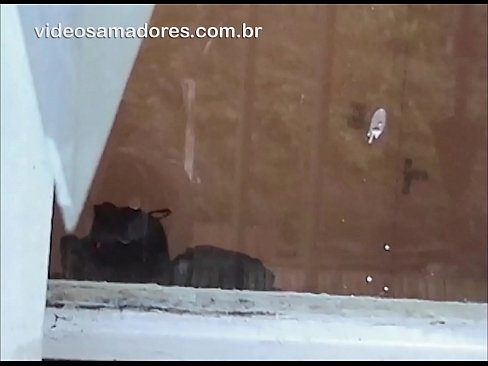 ❤️ Azgın adam kız arkadaşını başka bir adamla izliyor, çifti rahatsız etmeden sikiş videosu çekiyor ️ Sikişmek bizde ❌