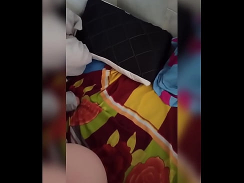 ❤️ Ev arkadaşım kocası tatile gittiği için evde yalnız kalıyor ve ben onu becerme ve kıçını sütle doldurma fırsatını alıyorum ️ Sikişmek bizde ❌